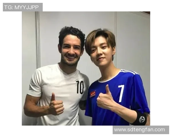 足球明星们热议鹿晗的球技与魅力展现引发广泛关注与讨论